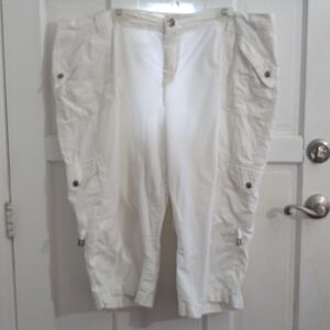 Venezia White Cargo Capri Pants